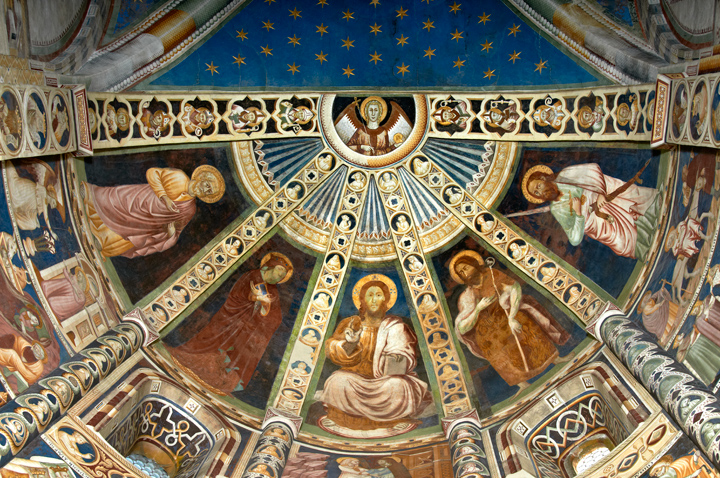 Basilica di Sant'Abbondio, affreschi dell'abside