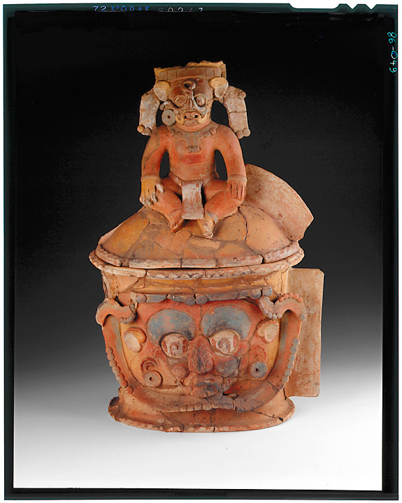 Museo del Popol Vuh (Città del Guatemala) - Urna funeraria